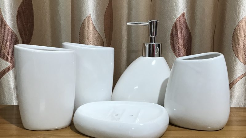 定制LOGO水龙头，材质选择有门道**